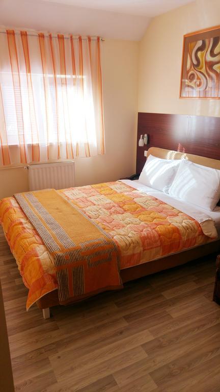 Hotel Cile โคลาชิน ภายนอก รูปภาพ