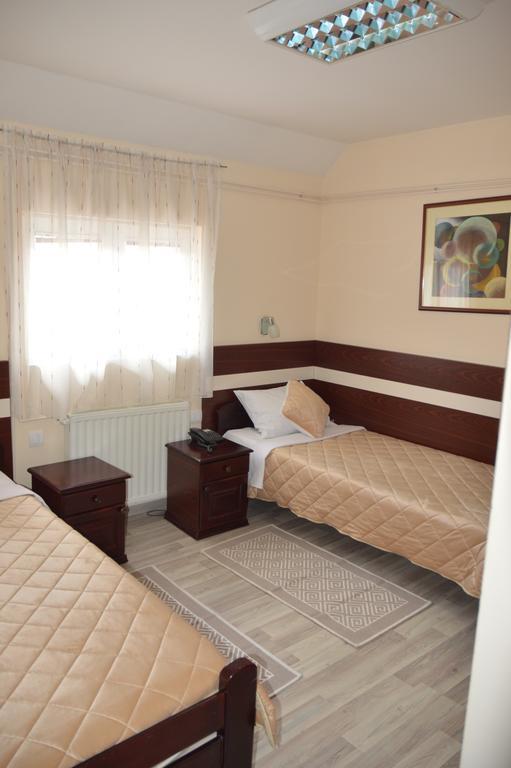 Hotel Cile โคลาชิน ภายนอก รูปภาพ